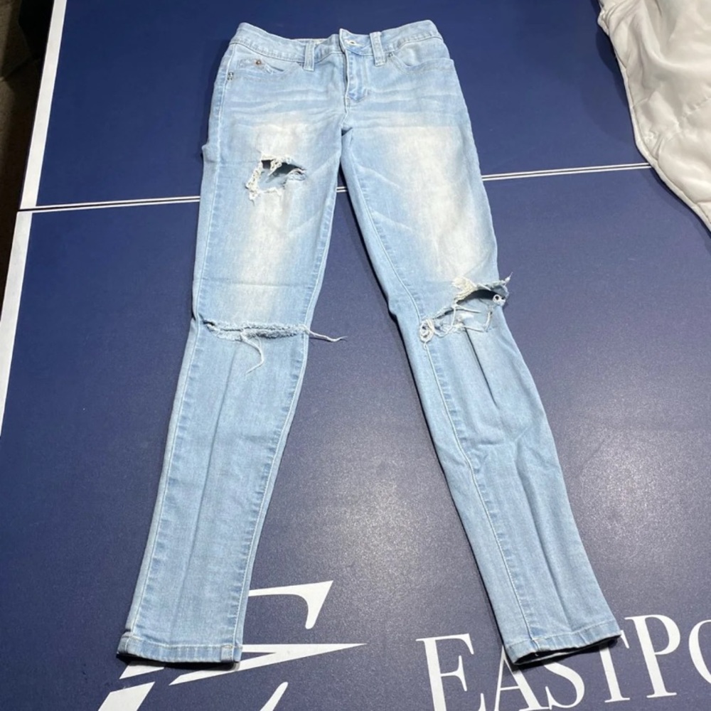Butt Forming Mid Rise Jeans! Super stretchy